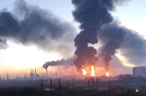 Ataque de drones atinge refinaria em Moscou no último dia de eleição na Rússia