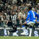 Atlético-MG vence Cruzeiro de virada e vai à semifinal da Copa do Brasil