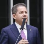Cezinha de Madureira é alvo da PF por suspeita de tráfico de influência