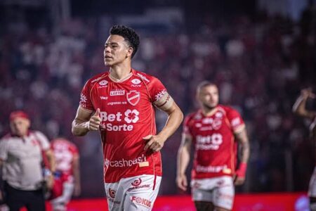 Com ingressos esgotados, Vila Nova tenta manter liderança da Série B diante do Londrina no OBA