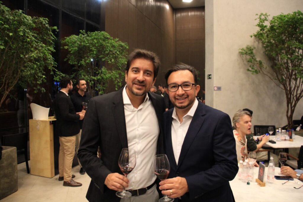 Decanter Wine Day reúne convidados e especialistas em noite de vinhos em Goiânia