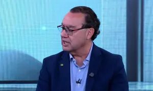 Empresa da filha de Augusto Cury faturou R$ 20 milhões em contratos com prefeituras