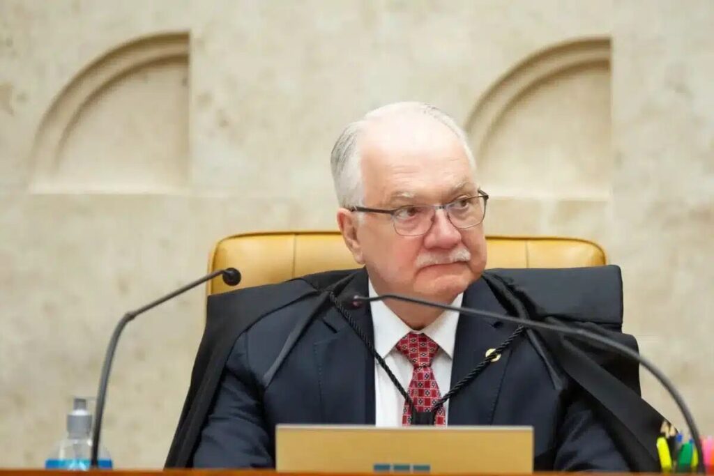 Extra TBN: Fachin retira do inquérito das Fake News pedido contra Mendonça