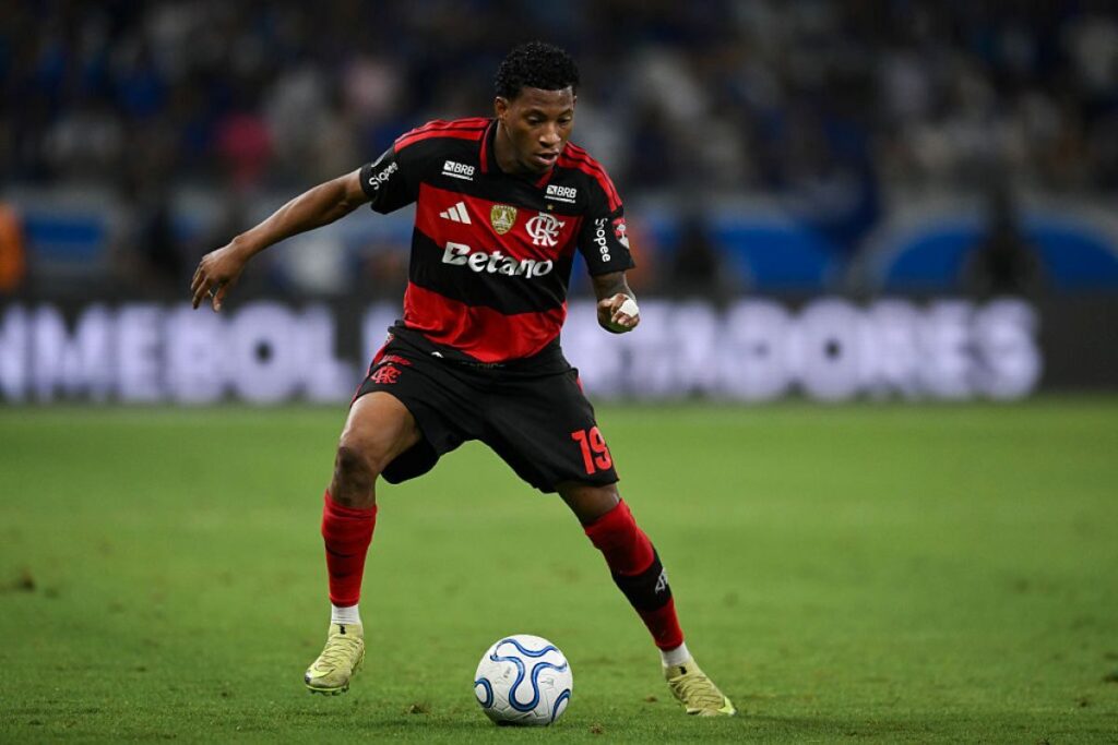 Flamengo critica Dínamo de Moscou após reprovação de Gonzalo Plata