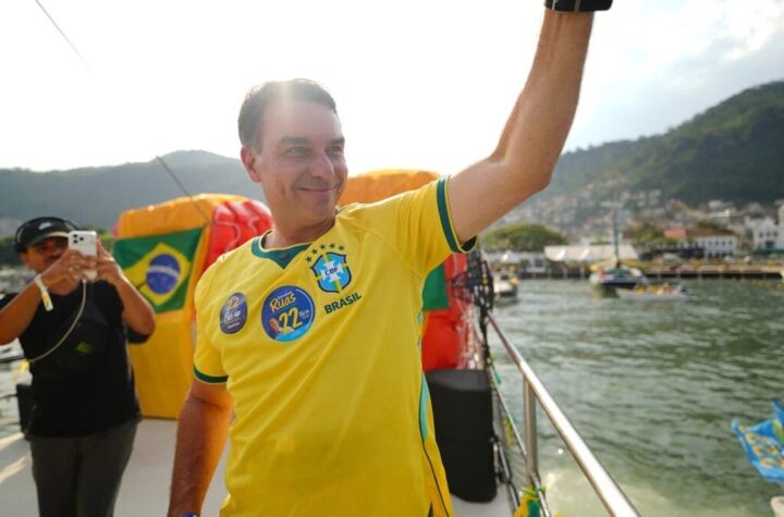 Flávio Bolsonaro tem 66,4% contra 25,6% de Lula no 2º turno em RR