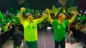 Flávio chama Moraes de ‘laranja podre’ do STF durante comício em SC