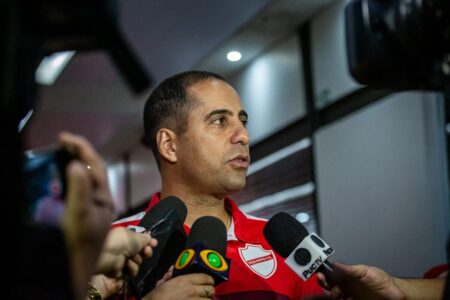 “Lambão, estelionatário e bandido”: Hugo Bravo dispara contra Lula e questiona proibição das bets