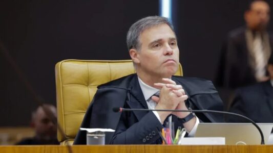 Mensagens mostram Mendonça e Castro tratando do caso Cabral