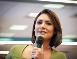 Michelle diz que decisão de Moraes sobre visitas a Bolsonaro trava sua campanha ao Senado