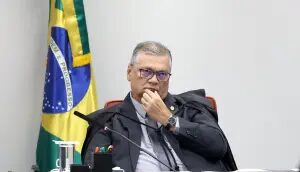 Novo pede ao STF que desconsidere pedido de Dino no caso Moraes