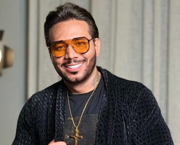 Ravelli inicia nova fase musical com “Amor à Primeira Bebida”