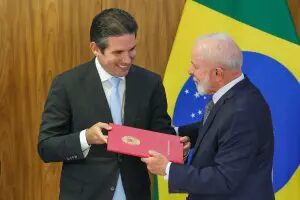A 11 dias do 2º turno, Câmara aprova pacote de Lula com benefícios para MEIs