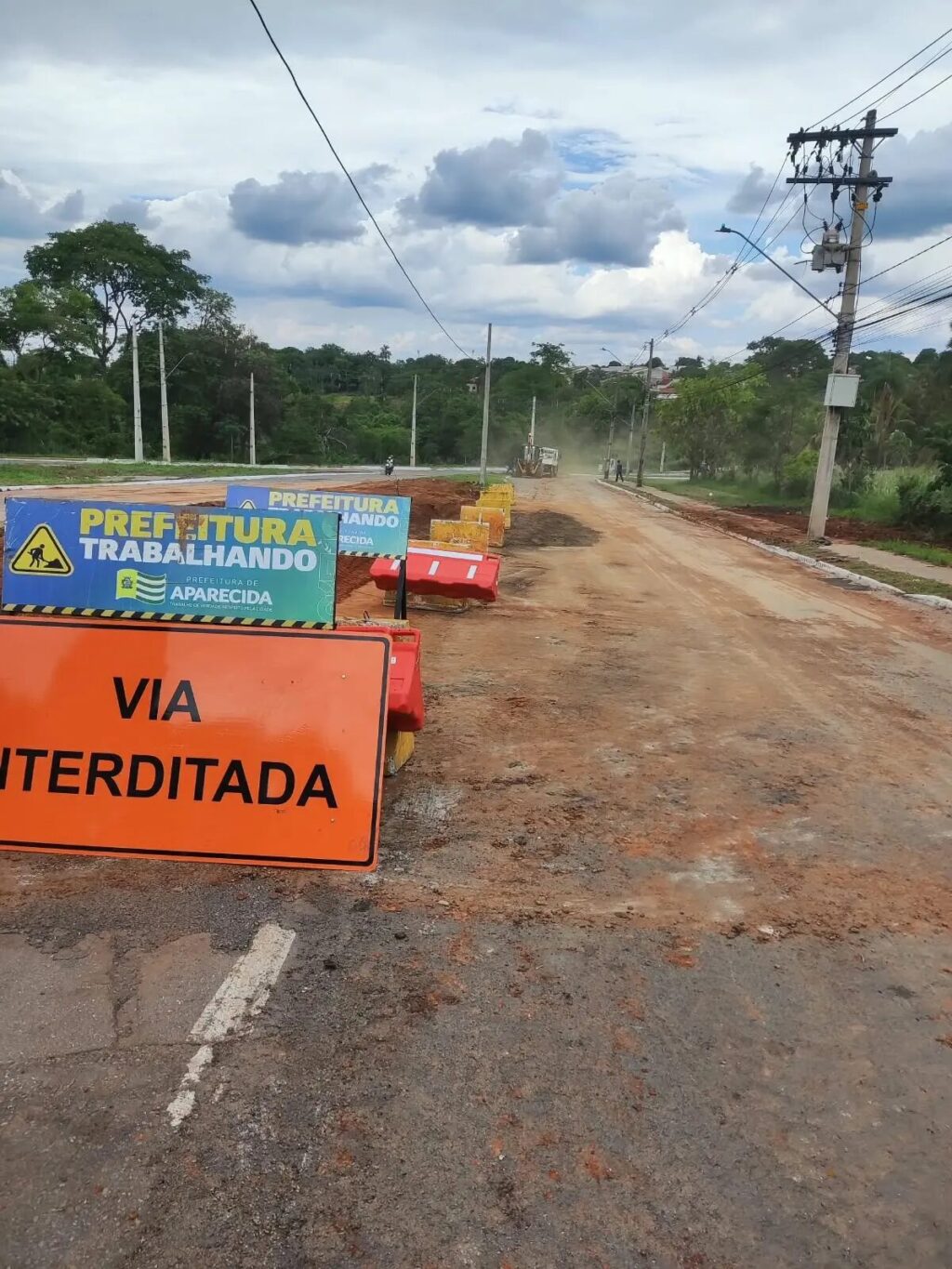 Aparecida recupera avenida após erosão causada pela chuva em 24 horas