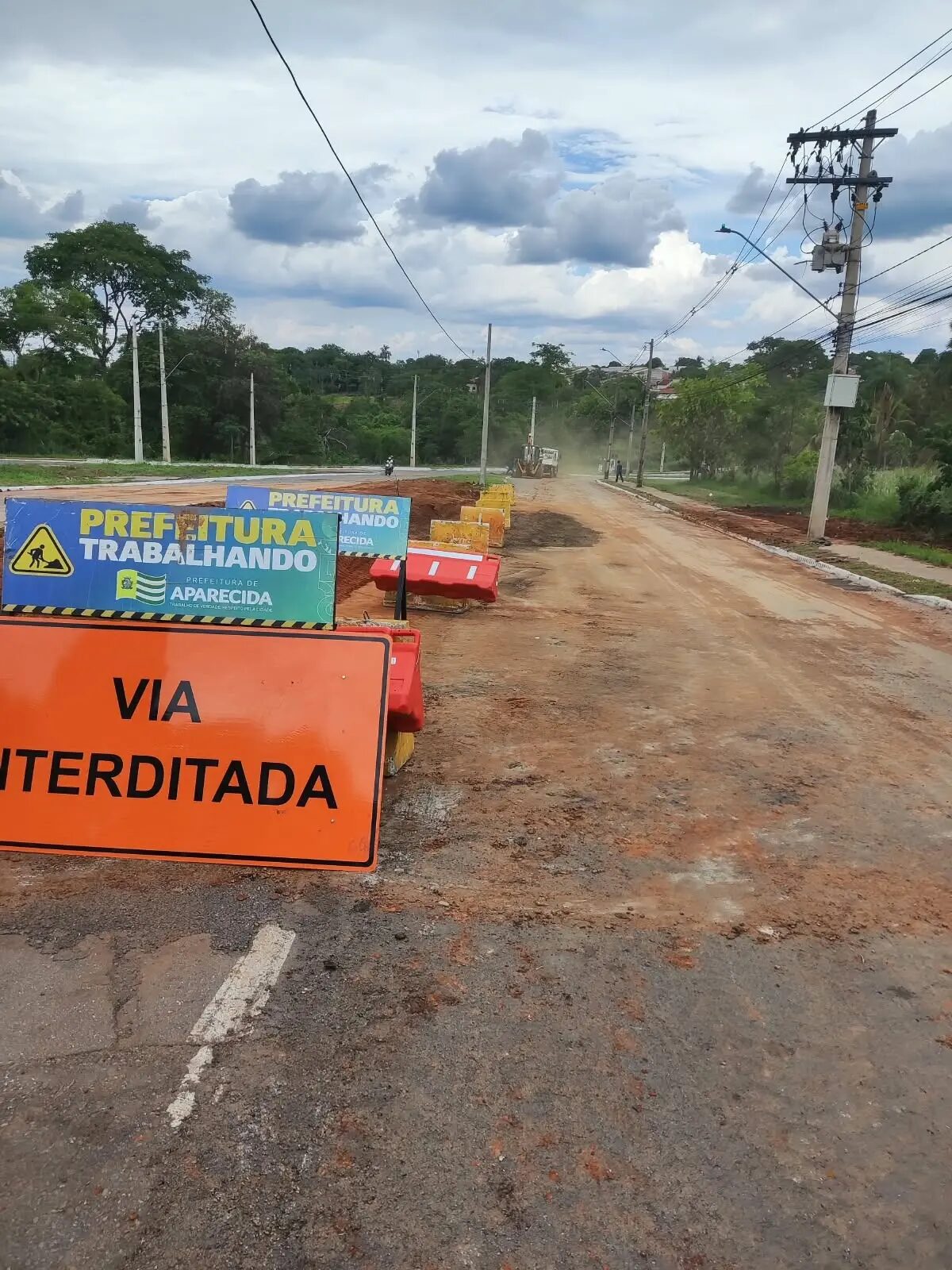 Aparecida recupera avenida após erosão causada pela chuva em 24 horas