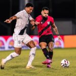 Atlético-GO marca no fim e evita vexame maior diante do pior time da Série B do Brasileirão