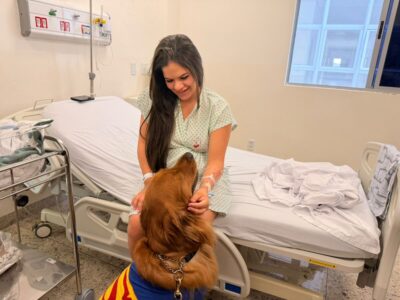 Cães terapeutas levam alegria a pacientes, acompanhantes e colaboradores do HMMCC