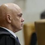 Moraes pede manifestação da PGR sobre visita de Flávio a Bolsonaro