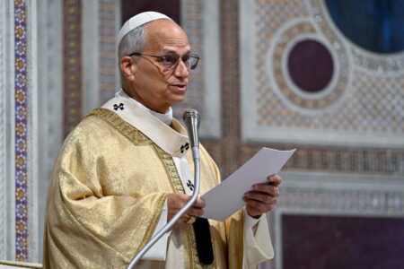 Papa Leão teve noite tranquila e tomou café da manhã, diz Vaticano