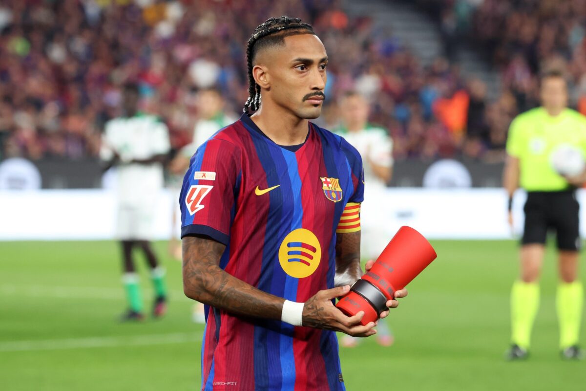 Raphinha retorna a jogar contra o Real Betis após lesão na Data Fifa