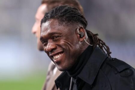 Seedorf não estreia pelo Corinthians por problema com visto