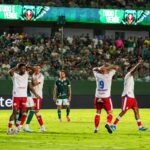 Série B: Goiás tropeça diante do Náutico na Serrinha e vê acesso cada vez mais distante