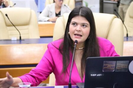 TRE-GO mantém cassação de Aava Santiago e determina comunicação à Câmara de Goiânia